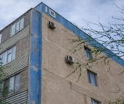 Коммунальный тупик: дом в Актау остался без обслуживания